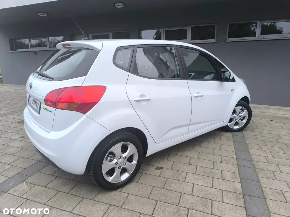 Kia Venga 2012 photo 5