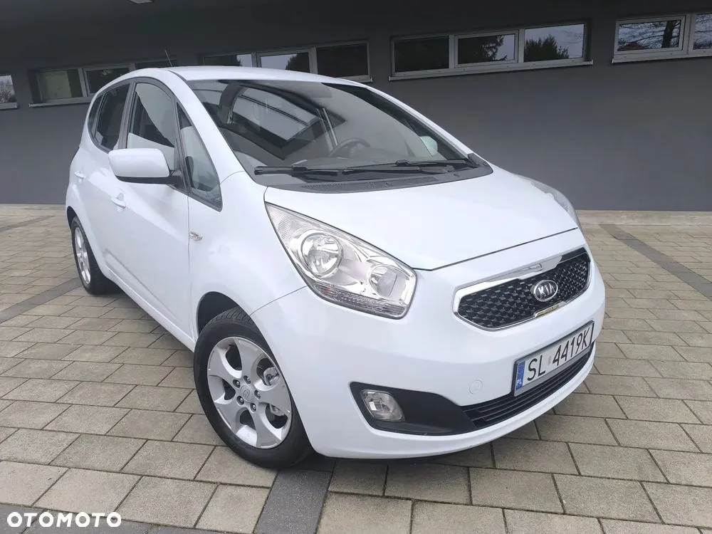 Kia Venga 2012 photo 2