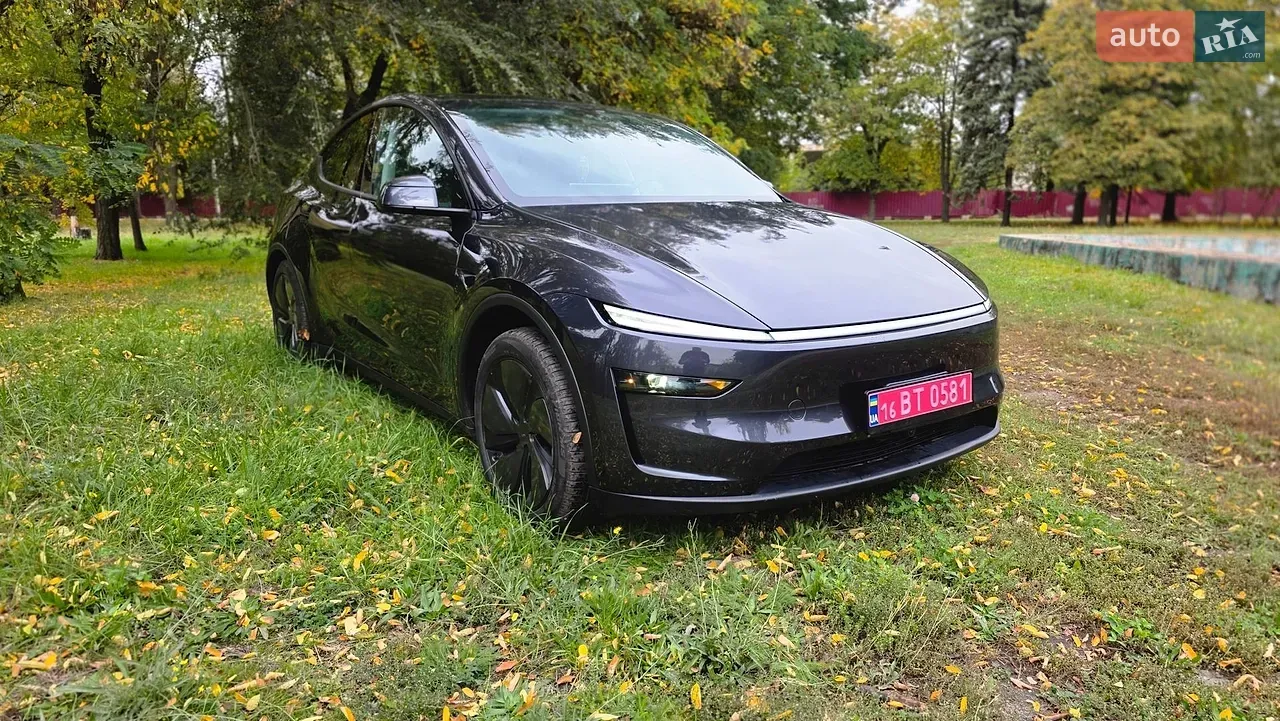 Tesla Model Y 2026 photo 2