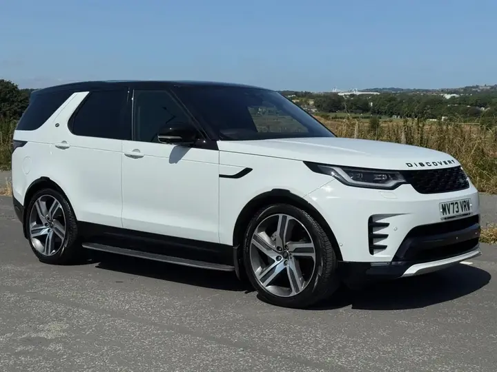 Land Rover Discovery 2023 photo 2