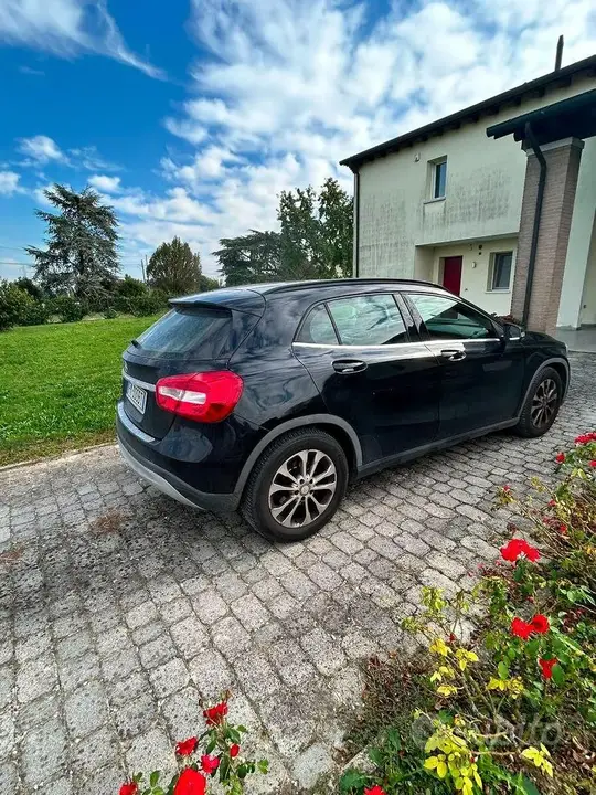 Mercedes-Benz Gla 2017 photo 2