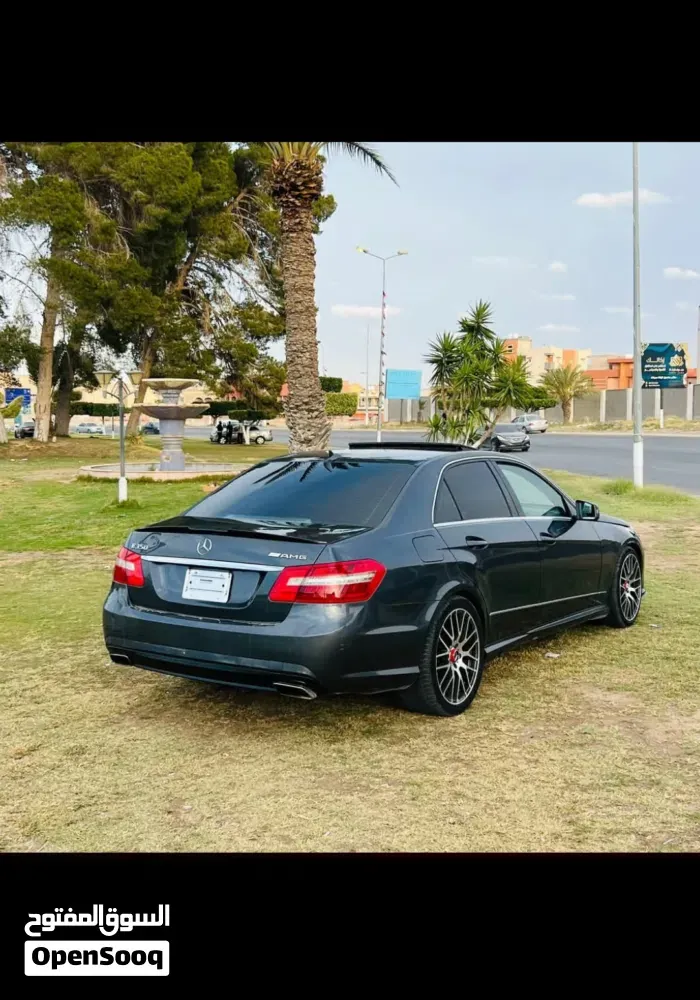 Mercedes-Benz E-Class 2009 photo 2