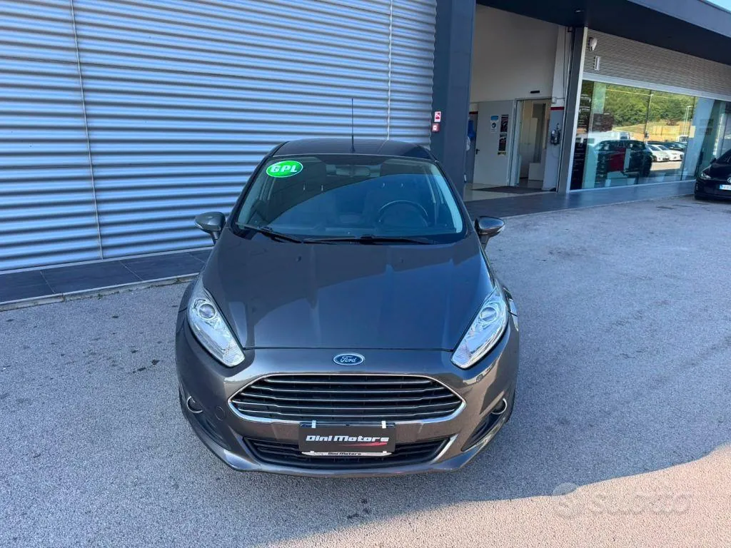 Ford Fiesta 2016 photo 2