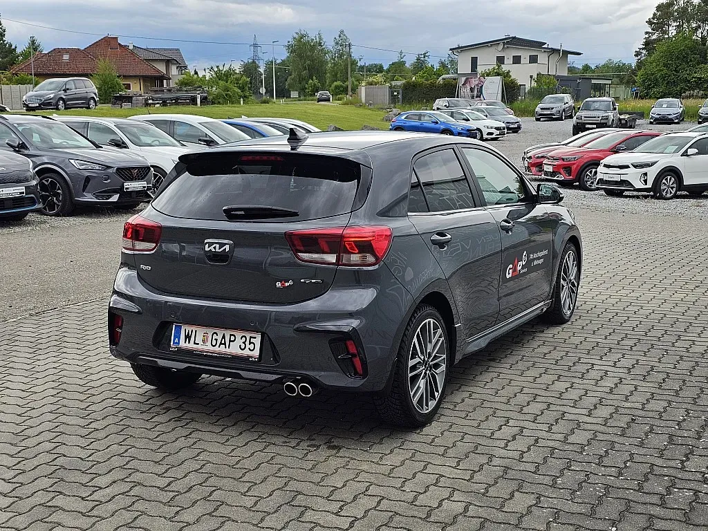 Kia Rio 2024 photo 3