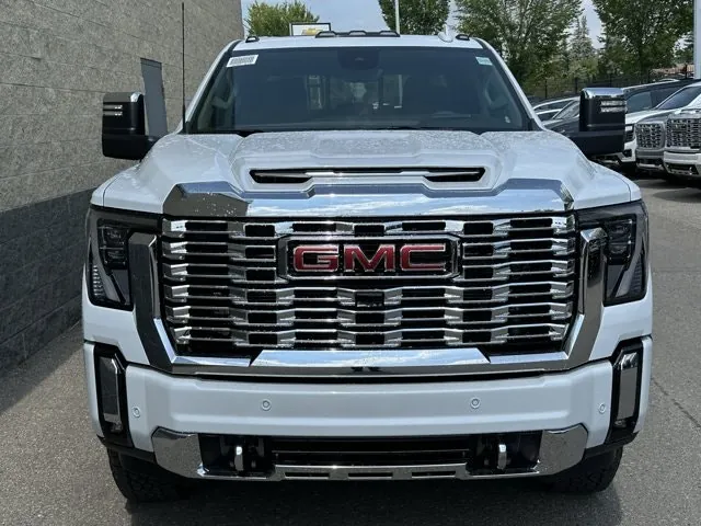 GMC Sierra 3500Hd 2026 photo 2