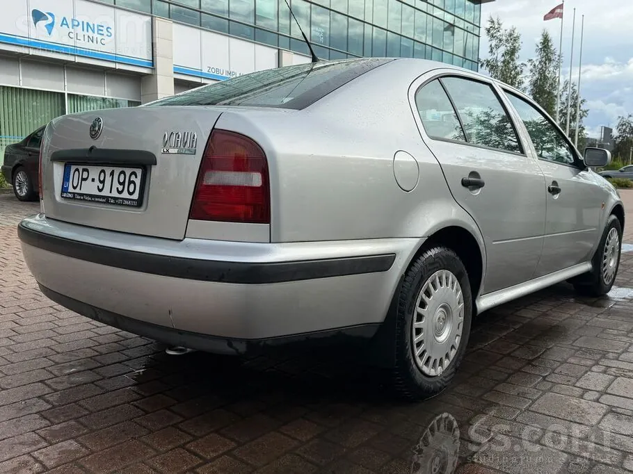 Skoda Octavia 2000 photo 3