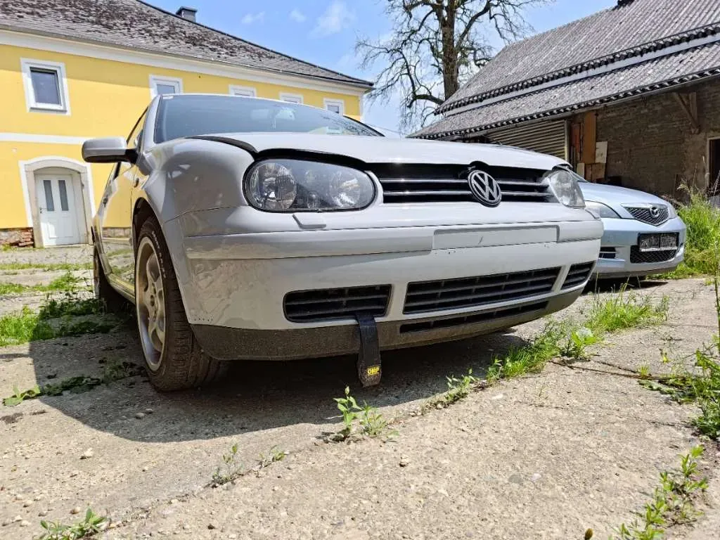 Volkswagen Golf 1999 photo 2