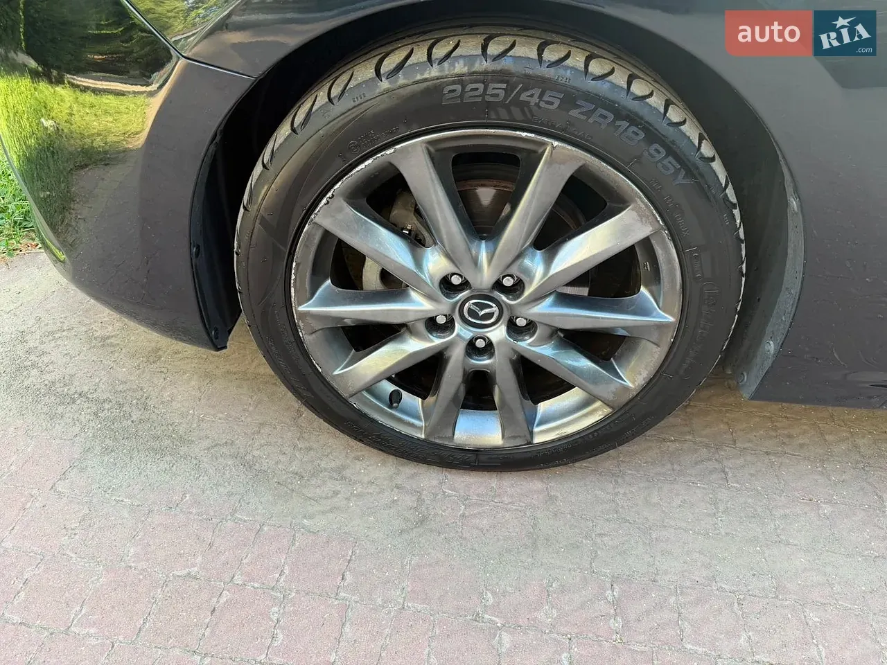 Mazda 3 2018 photo 2