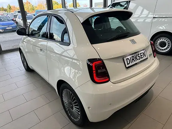 Fiat 500E 2023 photo 2
