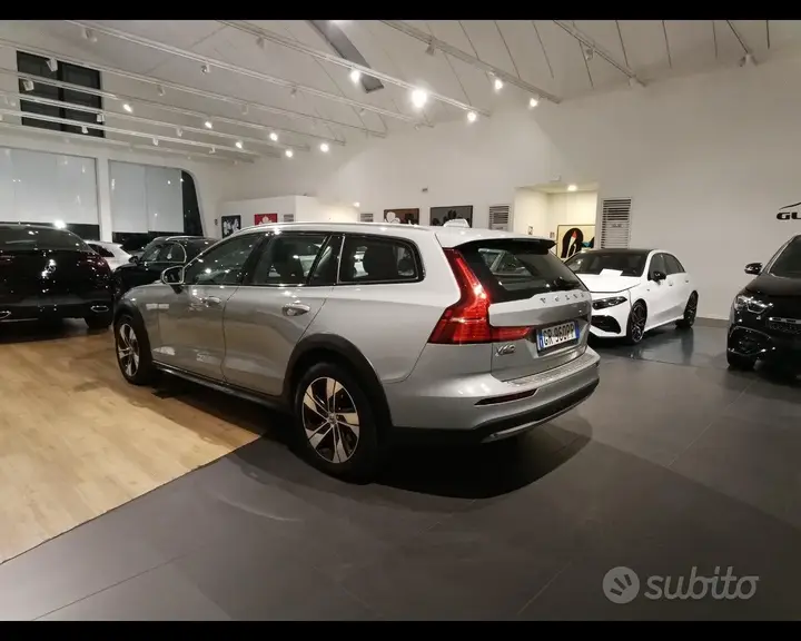 Volvo V60 2023 photo 4