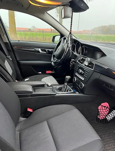 Mercedes-Benz C180 2014 photo 4