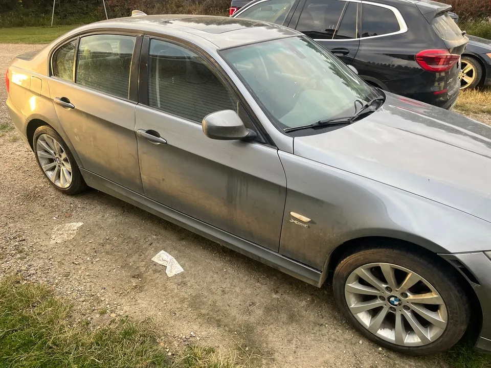 BMW 328Xi 2011 photo 4