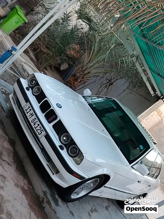 BMW 5 Series 1990 photo 4