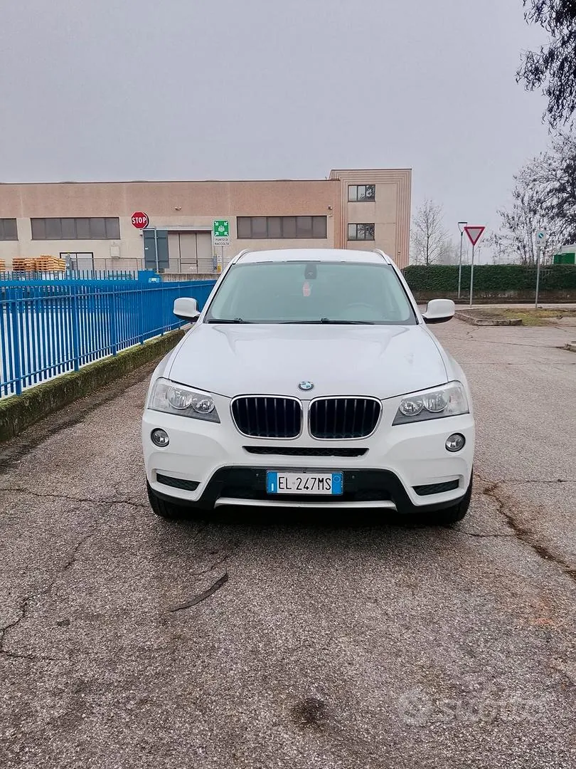 BMW X3 2012 photo 2