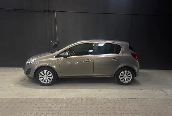 Opel Corsa 2013 photo 2