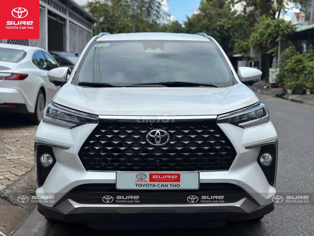 Toyota Veloz Cross