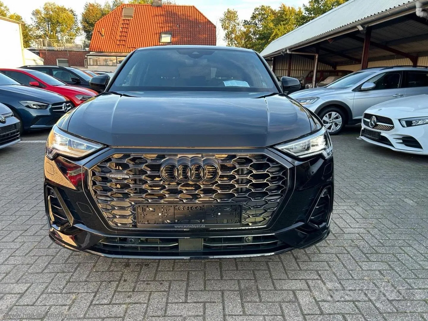Audi Q3 2023 photo 2