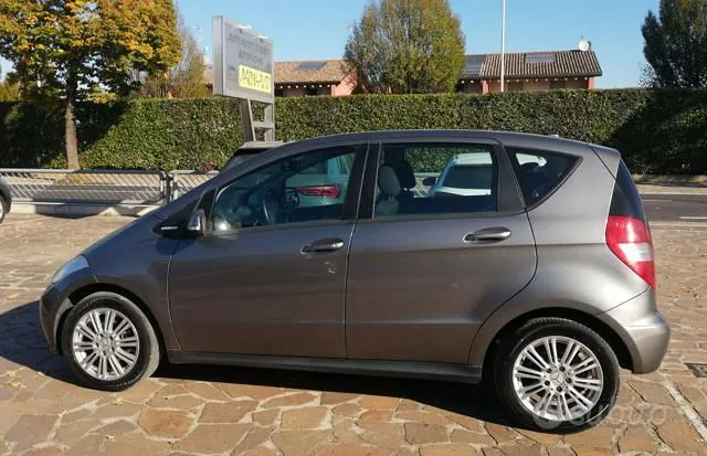 Mercedes-Benz A 160 2010 photo 5