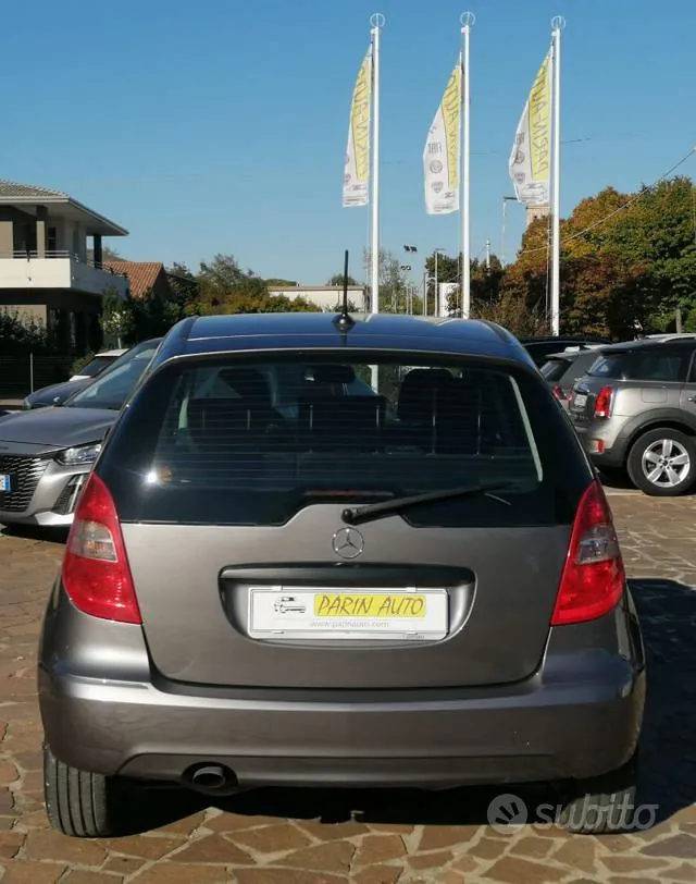 Mercedes-Benz A 160 2010 photo 3