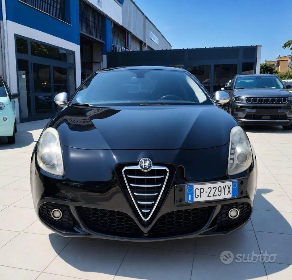 Alfa Romeo Giulietta 2011 photo 2