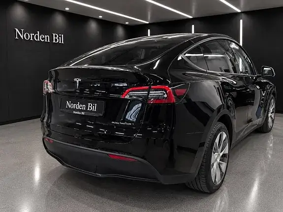 Tesla Model Y 2021 photo 2