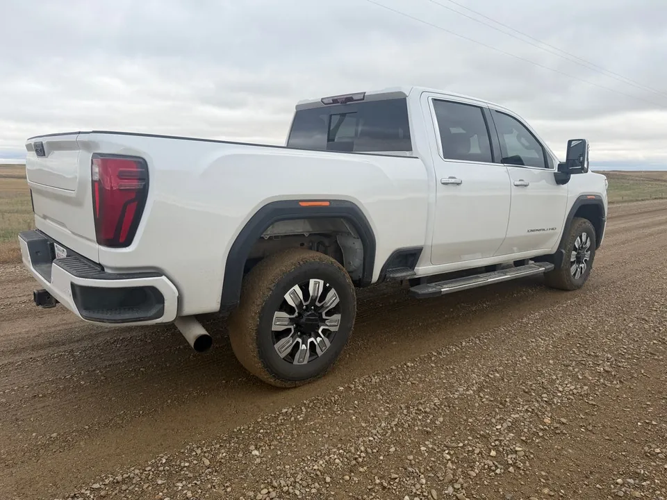 GMC Sierra 3500Hd 2025 photo 3