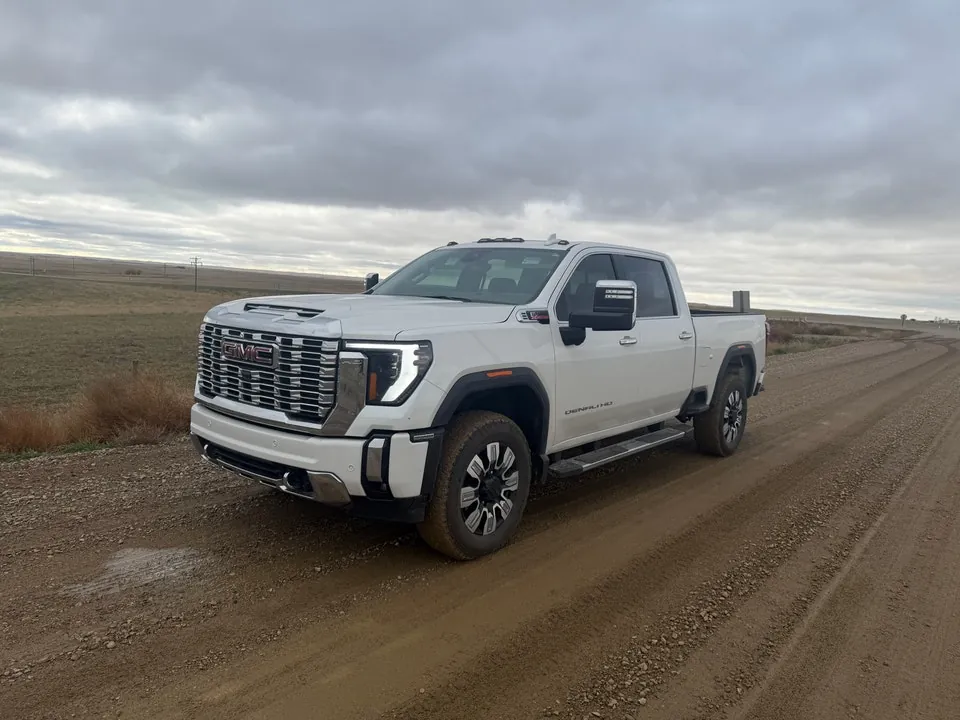 GMC Sierra 3500Hd 2025 photo 2