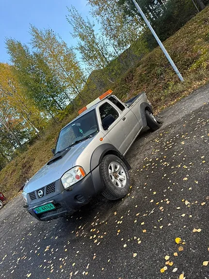 Nissan Np300
