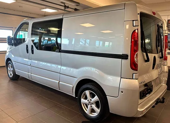 Opel Vivaro 2014 photo 2