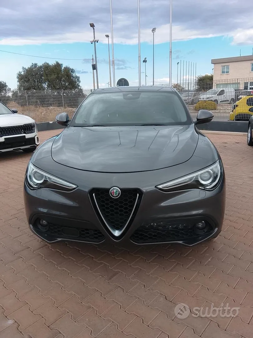 Alfa Romeo Stelvio 2018 photo 2