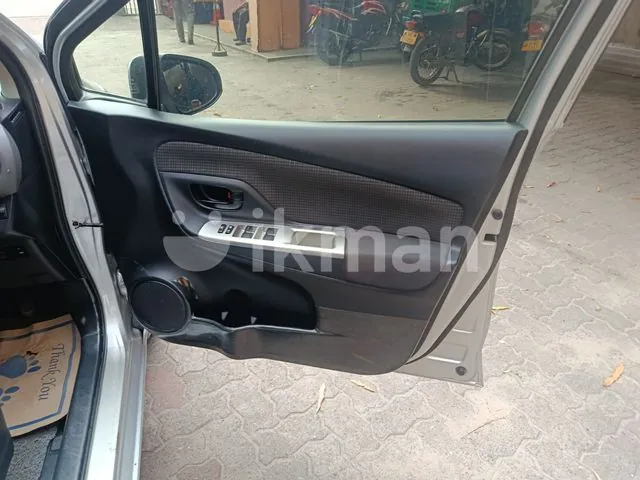 Toyota Vitz 2015 photo 3