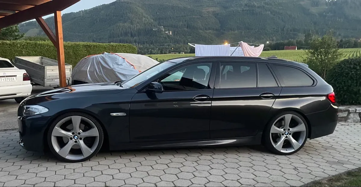 BMW 5 Series 2013 photo 2