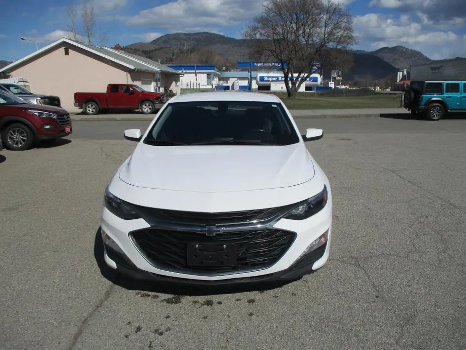 Chevrolet Malibu 2022 photo 2