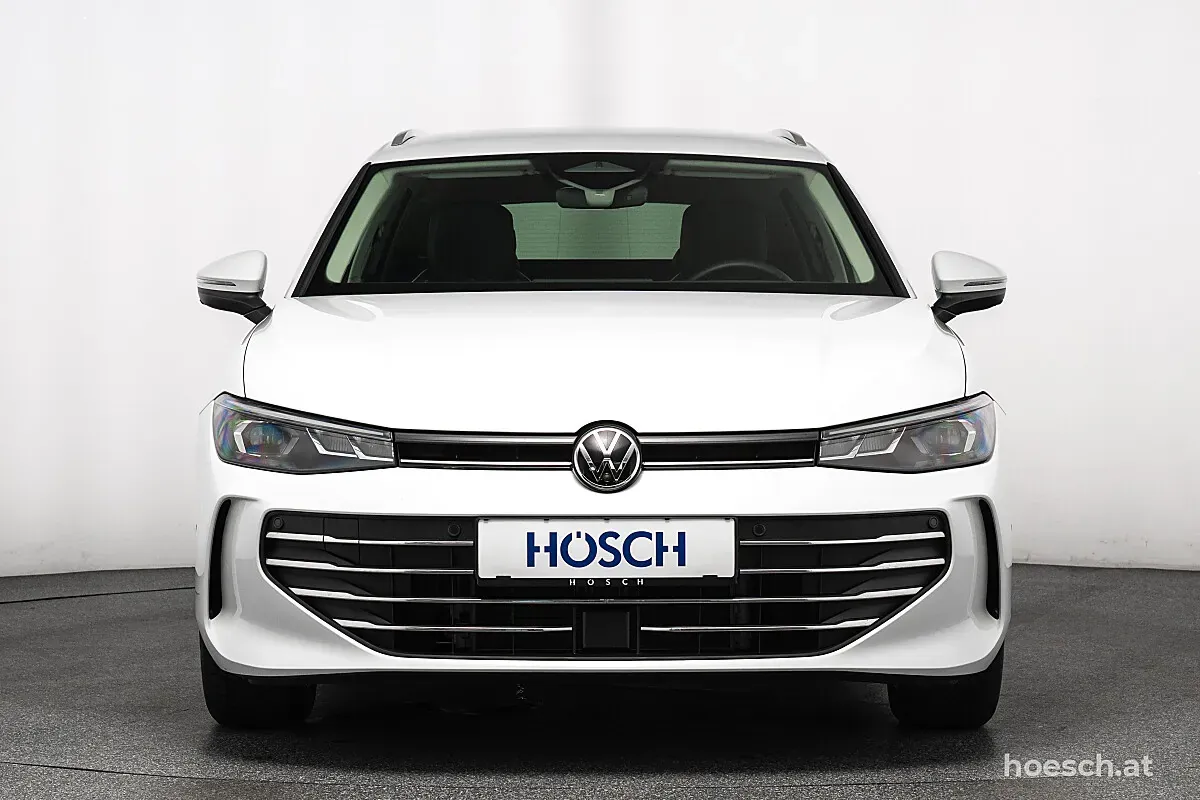Volkswagen Passat 2025 photo 2