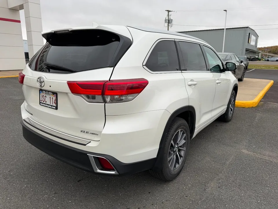 Toyota Highlander 2018 photo 3