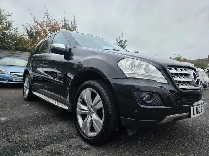 Mercedes-Benz M-Class 2009 photo 3