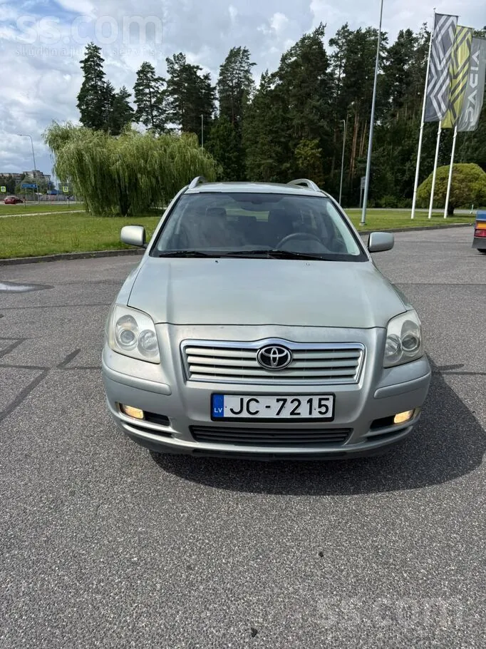 Toyota Avensis 2005 photo 2