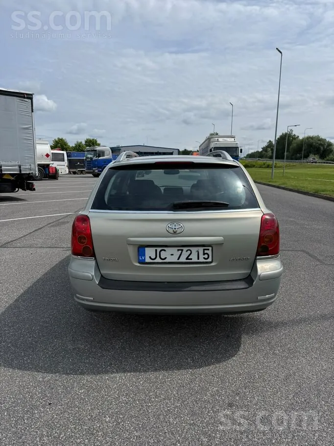 Toyota Avensis 2005 photo 5