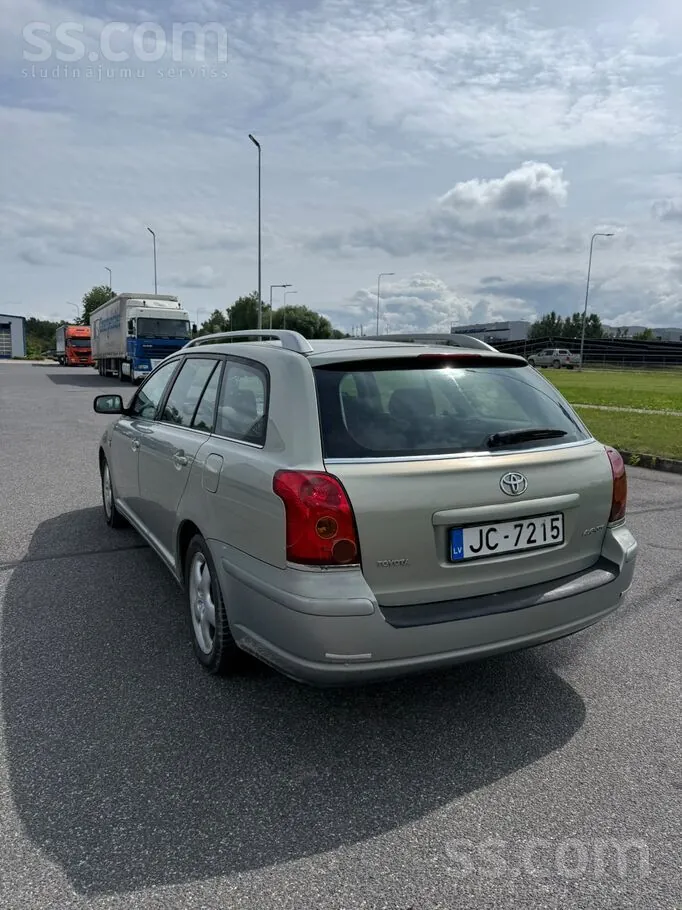 Toyota Avensis 2005 photo 4