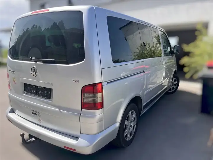 Volkswagen Multivan 2004 photo 2