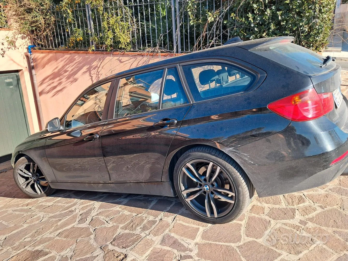 BMW 318 2013 photo 3