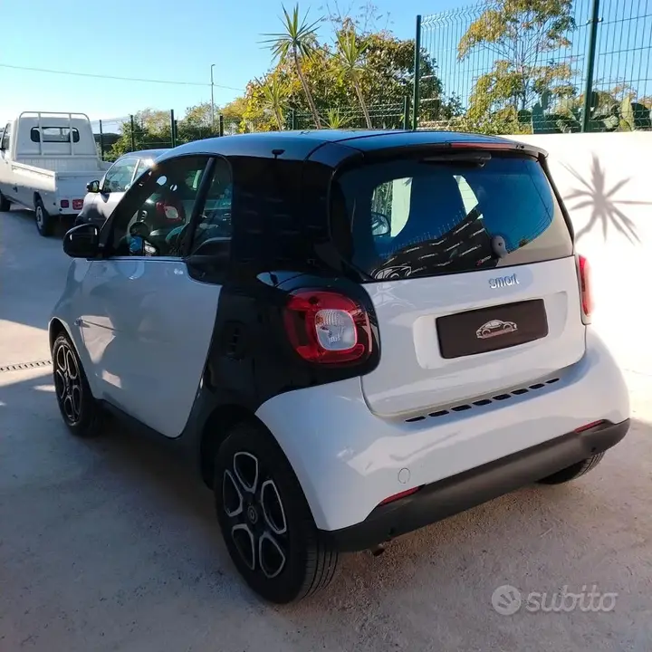 Smart Fortwo 2017 photo 3