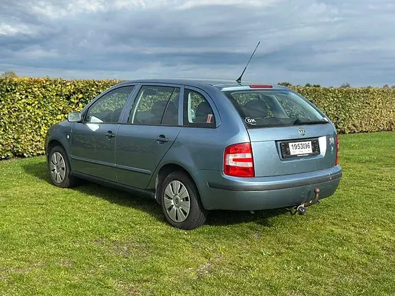 Skoda Fabia 2007 photo 2