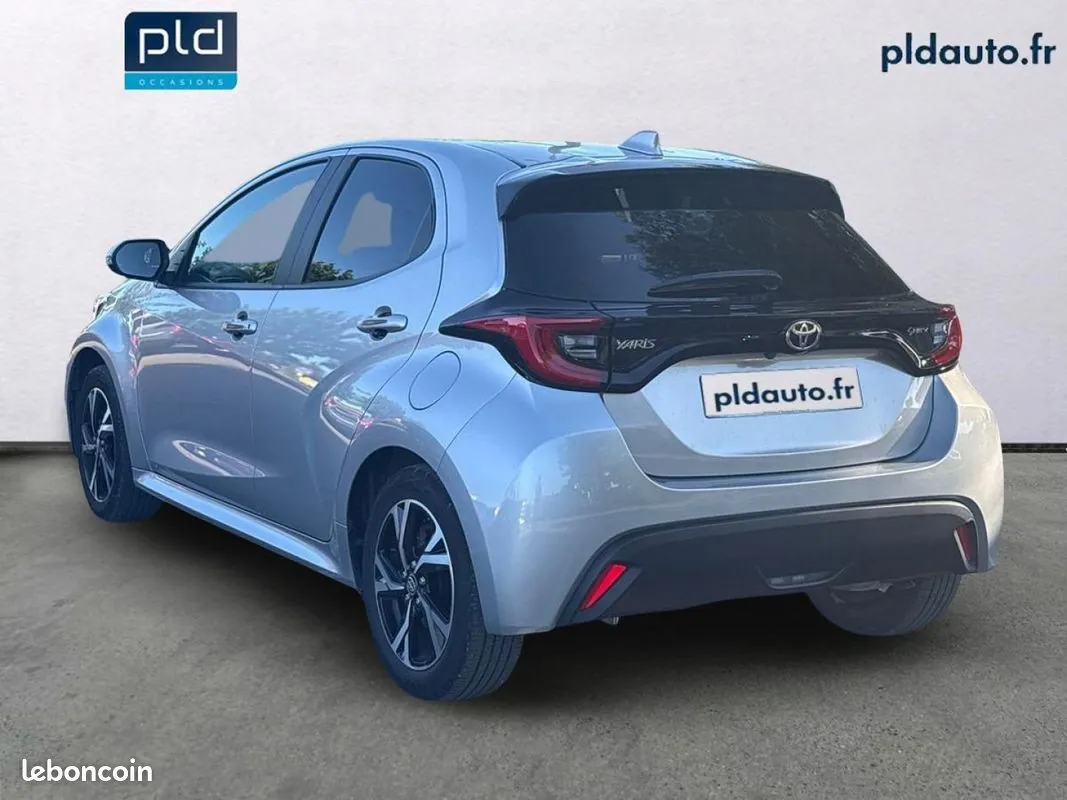 Toyota Yaris 2022 photo 2