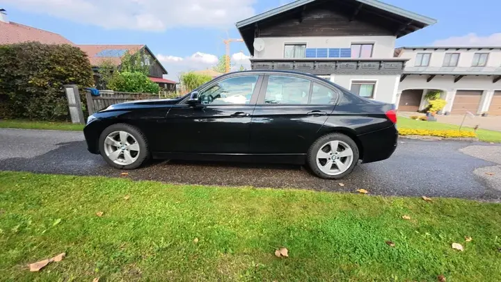 BMW 3 Series 2013 photo 2