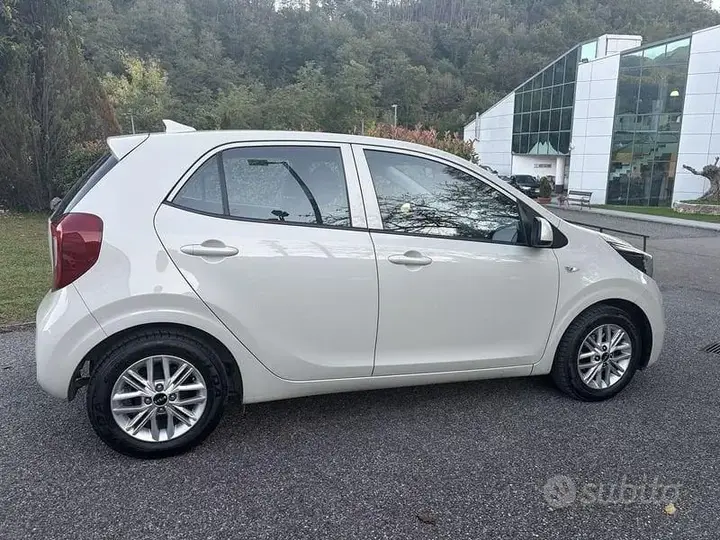 Kia Picanto 2023 photo 4