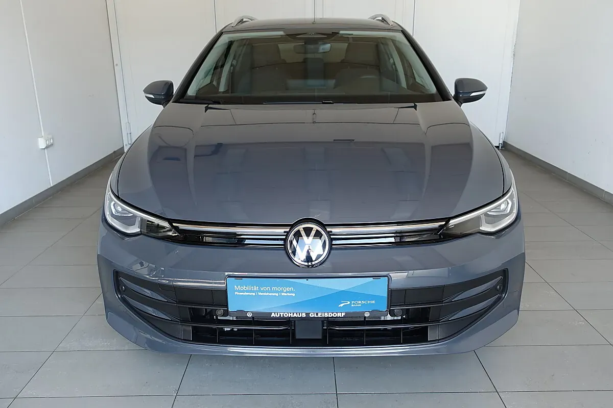 Volkswagen Golf 2026 photo 2