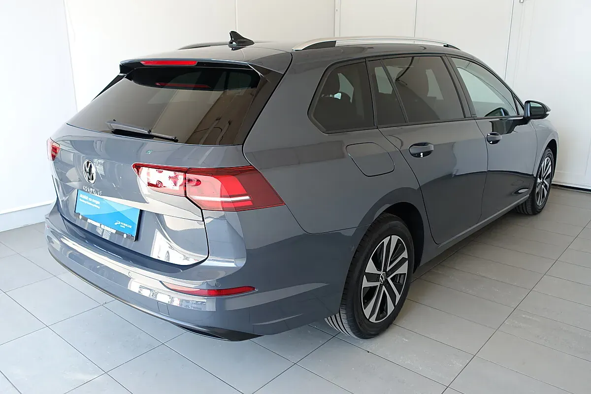 Volkswagen Golf 2026 photo 3