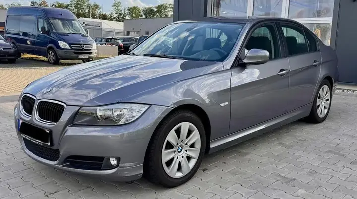 BMW 318I