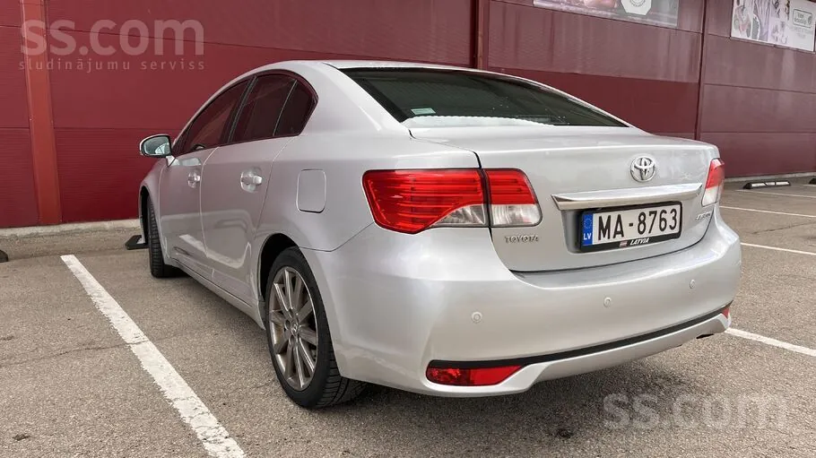 Toyota Avensis 2013 photo 5